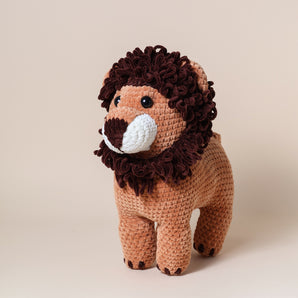 crochet kit lion lucas